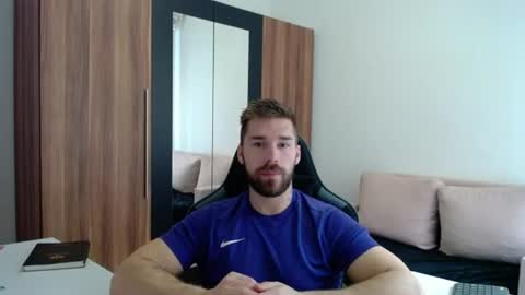 darius_94 online show from June 13, 7:17 am