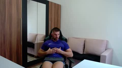 Snapshot of darius_94 chatting on October 23, 1:14 pm darius_94 online show from October 23, 1:14 pm