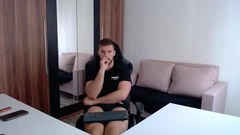 Snapshot of darius_94 chatting on October 19, 11:57 am darius_94 online show from October 19, 11:57 am