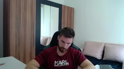 darius_94 online show from June 9, 9:11 am