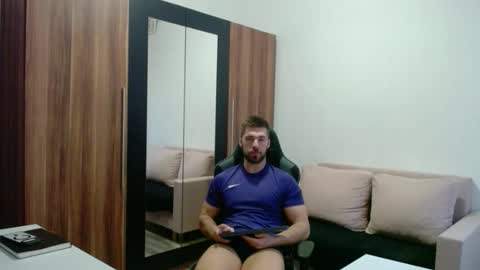 darius_94 online show from March 17, 5:54 am