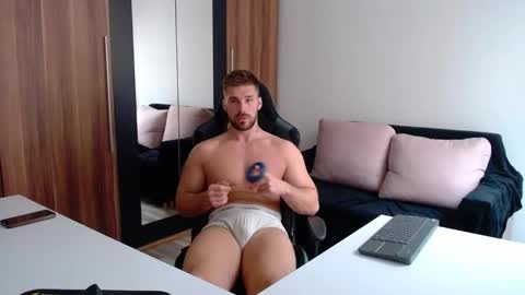 Snapshot of darius_94 chatting on September 16, 8:04 am darius_94 online show from September 16, 8:04 am