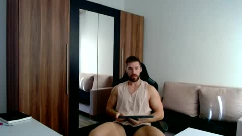 darius_94 online show from June 18, 6:59 am