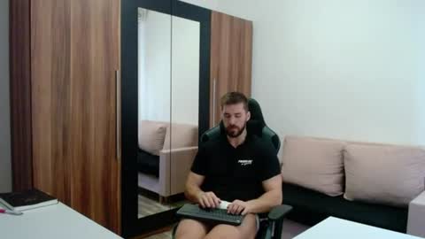 darius_94 online show from June 17, 6:48 am