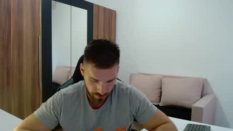 Snapshot of darius_94 chatting on October 26, 1:57 pm darius_94 online show from October 26, 1:57 pm