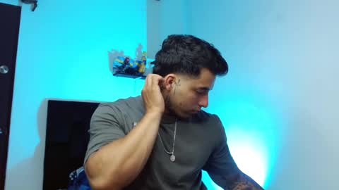 Darius Phoenix  online show from February 26, 8:10 pm