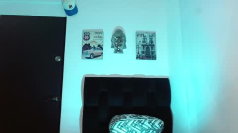 Snapshot of darius_phoenix chatting on September 29, 9:10 pm Darius Phoenix online show from September 29, 9:10 pm