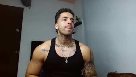 Darius Phoenix  online show from February 3, 9:31 pm