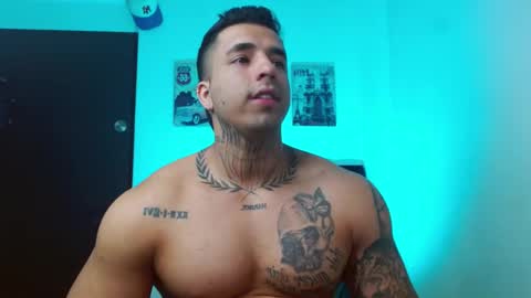 Snapshot of darius_phoenix chatting on October 4, 11:31 pm Darius Phoenix online show from October 4, 11:31 pm