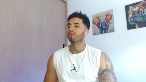 Darius Phoenix  online show from June 22, 5:06 pm