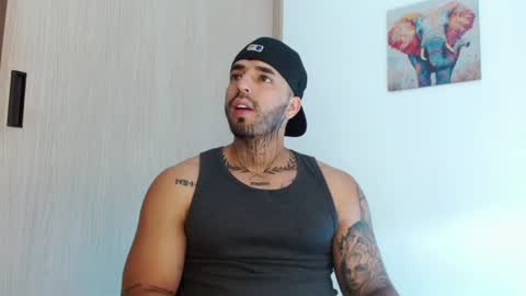 Darius Phoenix  online show from June 25, 6:12 pm