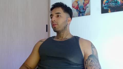 Darius Phoenix  online show from June 12, 6:38 pm
