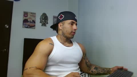 Snapshot of darius_phoenix chatting on October 8, 9:52 pm Darius Phoenix online show from October 8, 9:52 pm