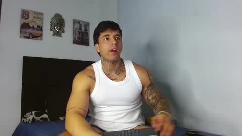 Snapshot of darius_phoenix chatting on September 25, 10:19 pm Darius Phoenix online show from September 25, 10:19 pm