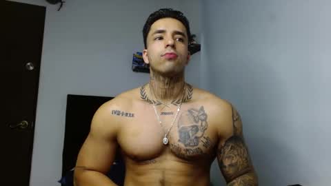 Darius Phoenix  online show from February 1, 3:16 am