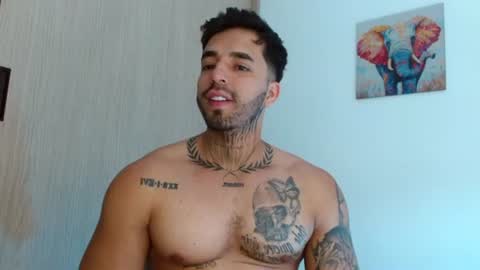 Darius Phoenix  online show from June 24, 5:49 pm