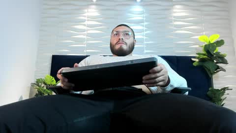 Darius online show from April 27, 2:02 pm
