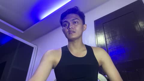 Snapshot of dark_angel69x chatting on September 17, 7:04 pm Guile online show from September 17, 7:04 pm