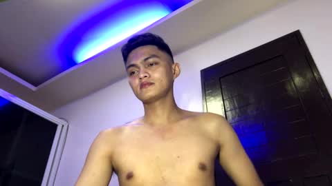 Snapshot of dark_angel69x chatting on January 5, 3:55 pm Guile online show from January 5, 3:55 pm