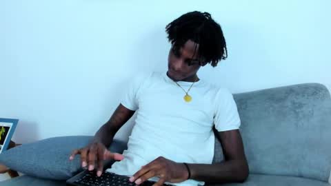 dark_fantasy9 online show from April 23, 3:11 am