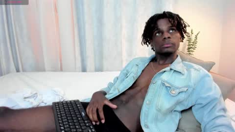 dark_fantasy9 online show from April 5, 8:38 pm