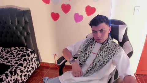 dark_hunder online show from February 22, 10:00 pm