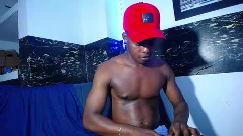 Snapshot of dark_stallionx chatting on October 28, 12:24 am Chris  online show from October 28, 12:24 am