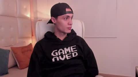 dark_sun333 online show from February 22, 6:37 am