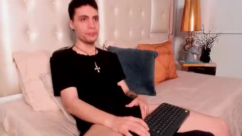 dark_sun333 online show from February 5, 12:06 am