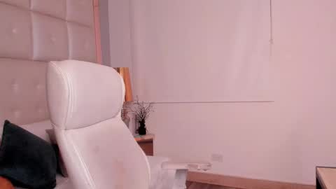 dark_sun333 online show from February 26, 3:41 am