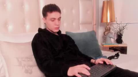 dark_sun333 online show from February 1, 8:51 pm