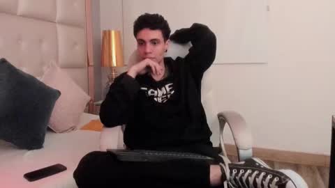 dark_sun333 online show from January 9, 2:17 am