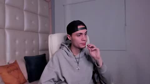 dark_sun333 online show from February 12, 12:49 am