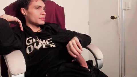 dark_sun333 online show from January 15, 3:10 am