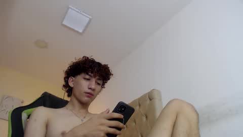 Snapshot of darkknightx01 chatting on October 23, 2:15 am darkknightx01 online show from October 23, 2:15 am