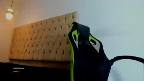 Snapshot of darkknightx01 chatting on October 17, 2:15 am darkknightx01 online show from October 17, 2:15 am