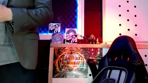 Snapshot of darko0717 chatting on December 10, 5:33 pm DARKO0717 online show from December 10, 5:33 pm