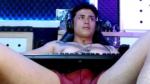Snapshot of darko0717 chatting on December 7, 1:48 am DARKO0717 online show from December 7, 1:48 am