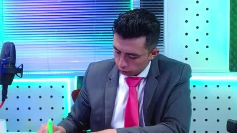 DARKO0717 online show from April 22, 11:15 am