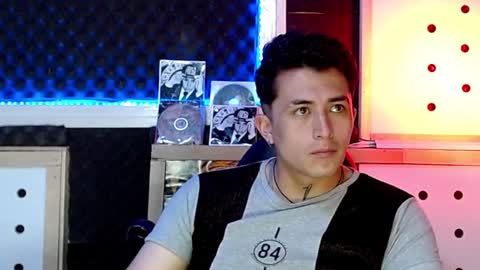 Snapshot of darko0717 chatting on December 17, 2:12 am DARKO0717 online show from December 17, 2:12 am