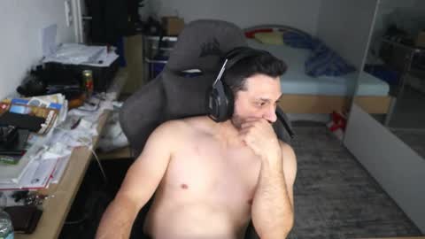 darkschneider_ online show from October 4, 5:45 am