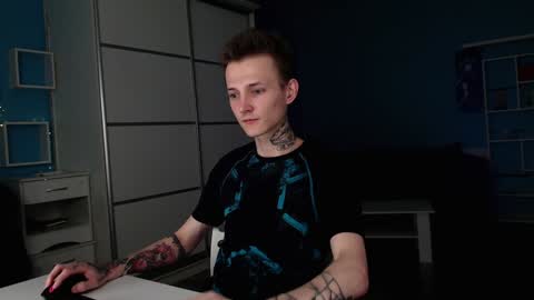 your lovely Oli online show from January 8, 3:07 pm