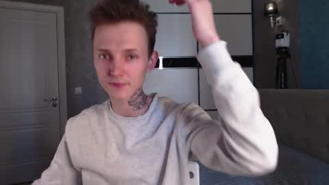 your lovely Oli online show from March 1, 7:31 am