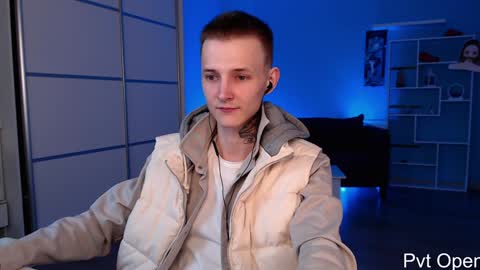 your lovely Oli online show from January 12, 6:27 pm