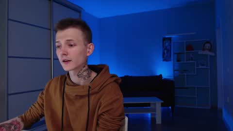 your lovely Oli online show from December 2, 6:52 pm
