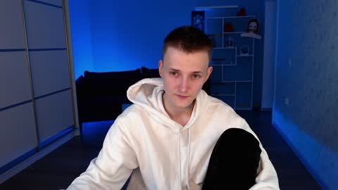 your lovely Oli online show from January 10, 1:52 pm