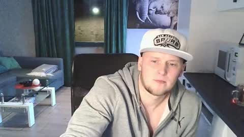 Dario online show from February 17, 6:51 pm