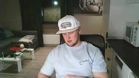 Dario online show from February 19, 8:27 pm