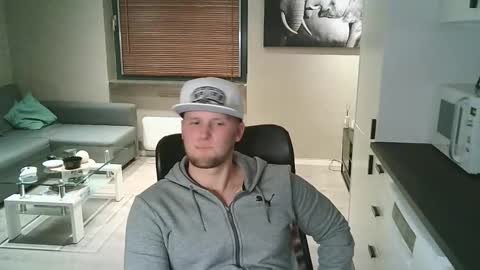 Dario online show from November 4, 5:25 pm