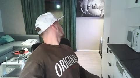 Dario online show from February 8, 8:02 pm